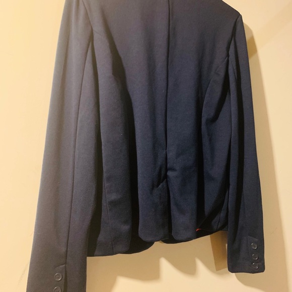 Blazer - Picture 2 of 4